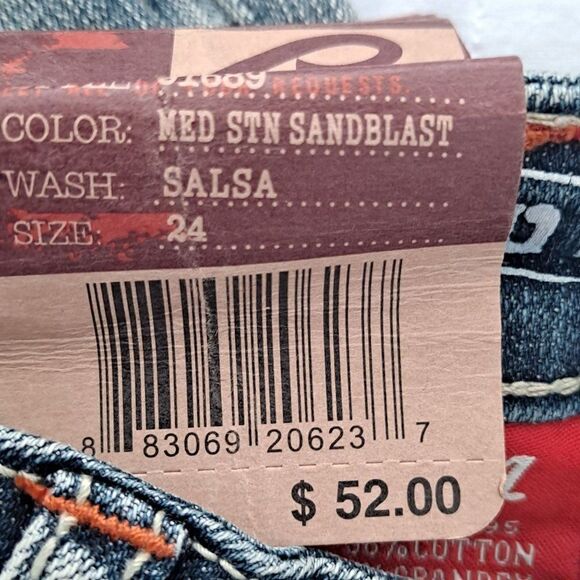 Request Juniors Capris NWT - Picture 9 of 9